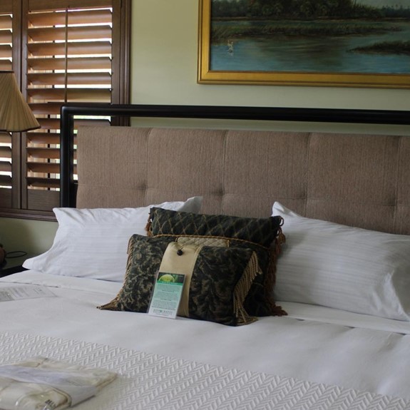 Villa Vancouver Room 2 5