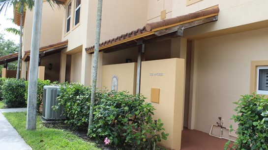 Villa LA Common 1