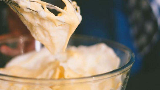 Tangy Cream “Cheese” Frosting (Raw Vegan)